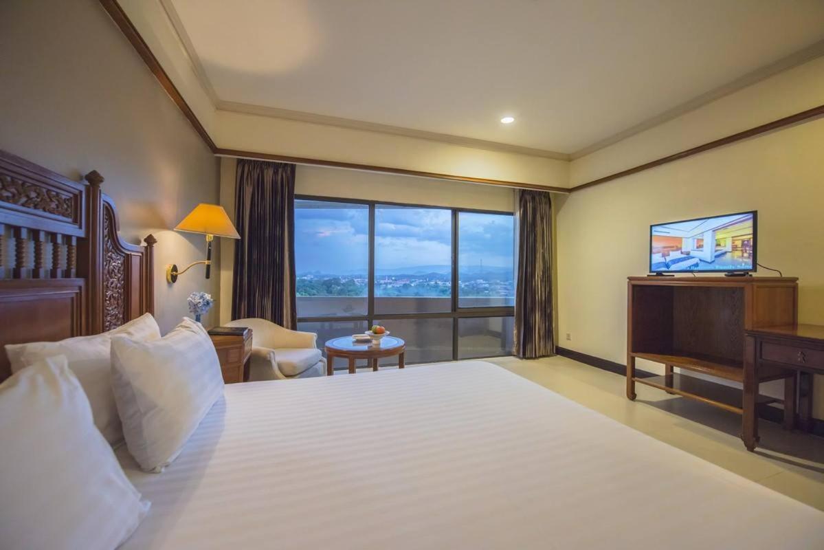 Loei Palace Hotel Exteriör bild